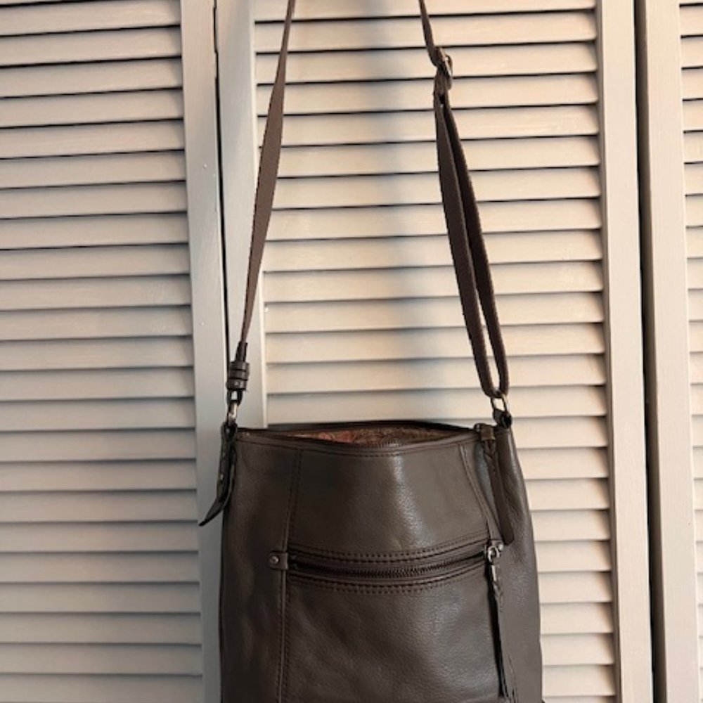 The Sak Purse in dark gray leather. Great everyday bag.